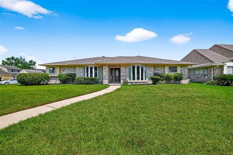 Photo of 2030 Point Clear Ct Court, Missouri City, TX 77459 (MLS # 71644900) Photo of 2030 Point Clear Ct Court, Missouri City, TX 77459 (MLS # 71644900)