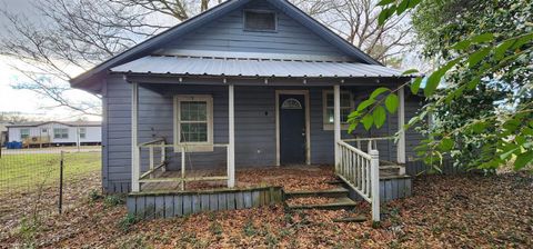 Homes For Sale - 616 Kevin Drive<br/> Wood County, Mineola, TX 75773