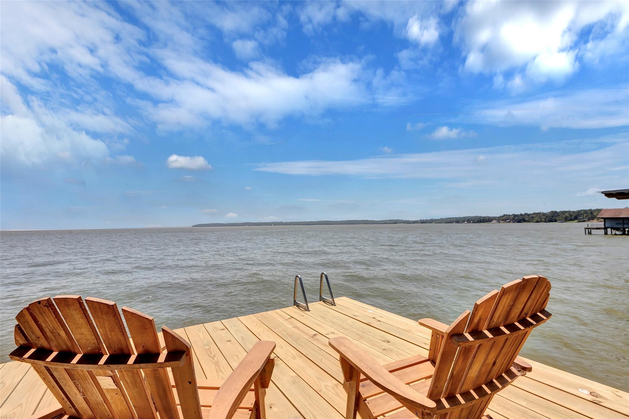354 Edgewater Way