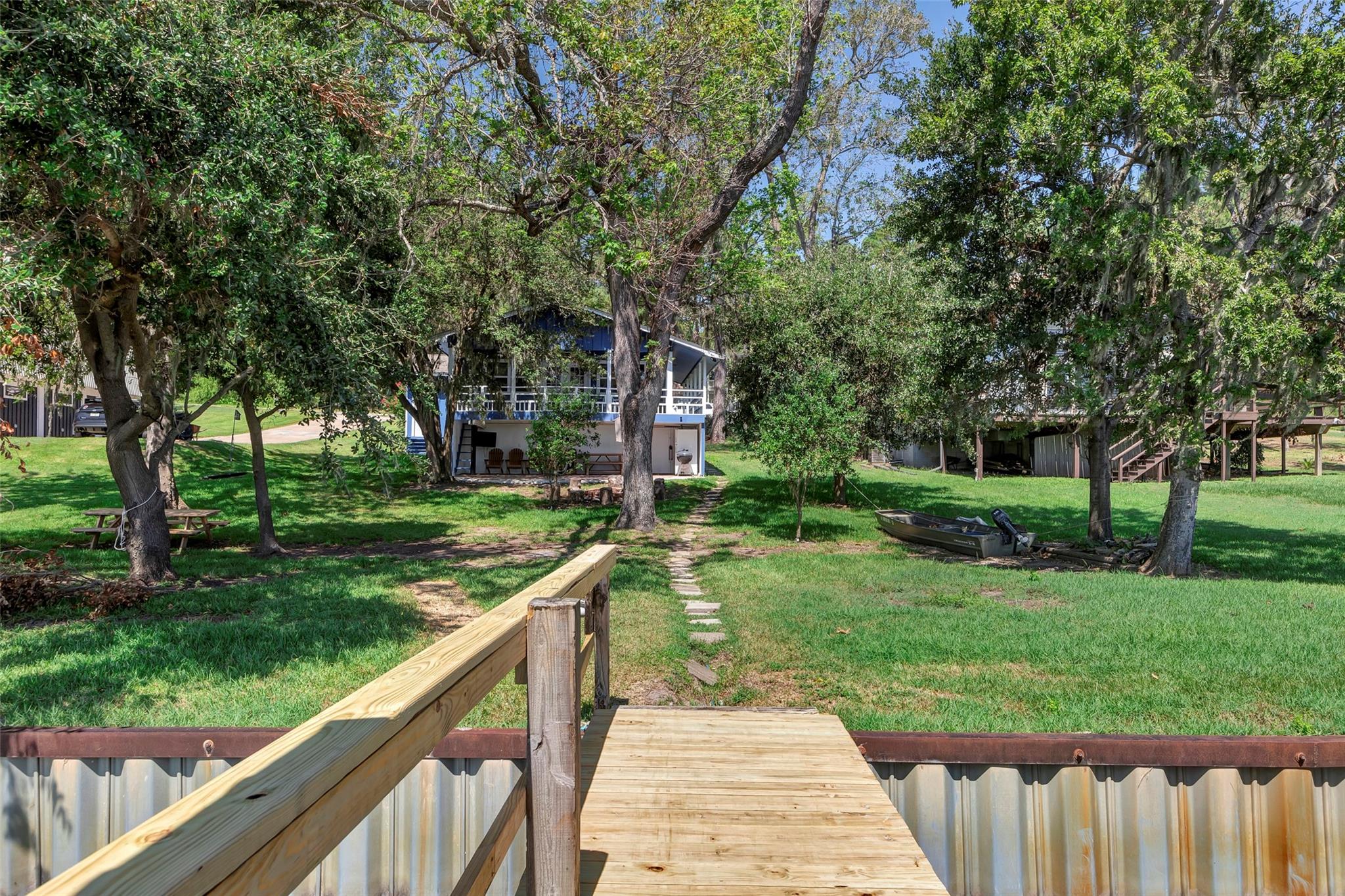 354 Edgewater Way