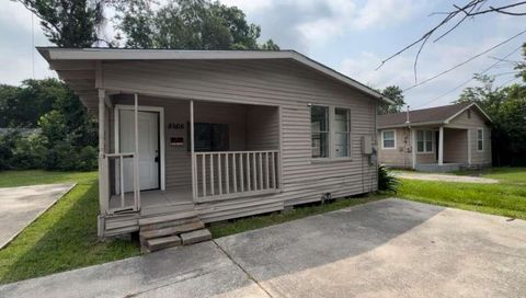 Photo of 8606 Prairie View Drive, Houston, TX 77088 (MLS # 98939391)