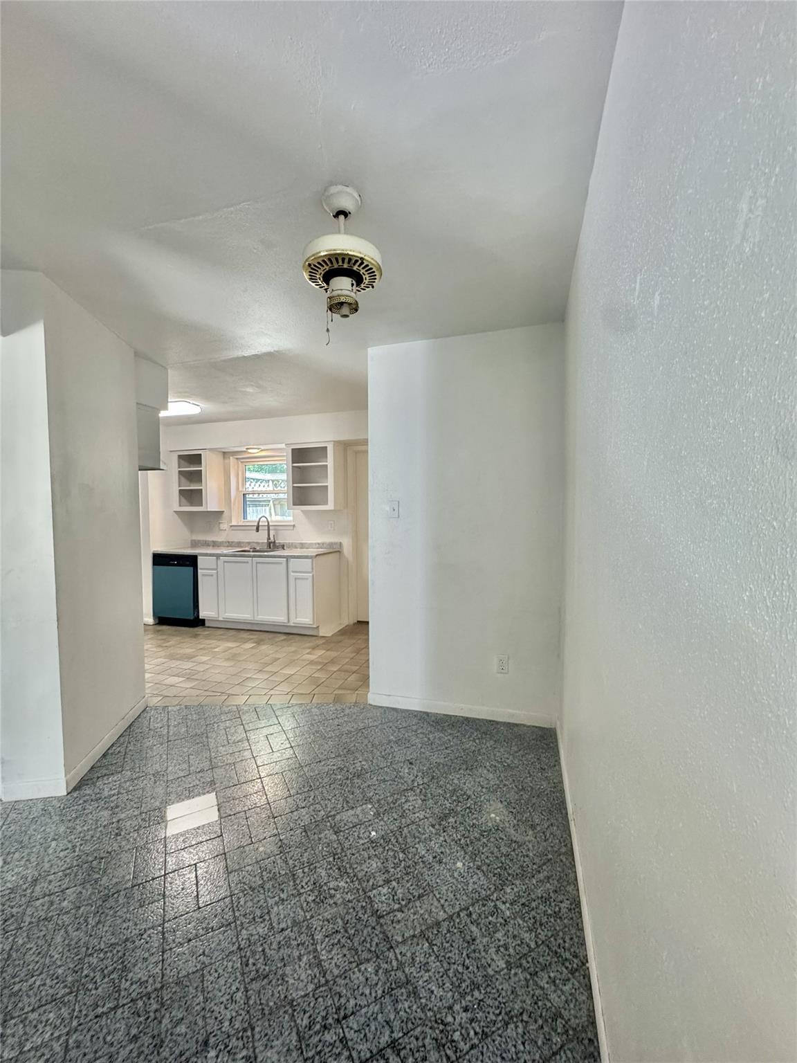 1911 Sherwood Forest Street 17