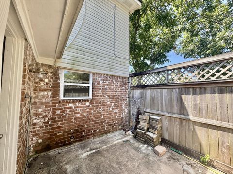 Tiny photo for 1911 Sherwood Forest Street #17, Houston, TX 77043 (MLS # 59480234)