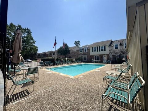 Tiny photo for 1911 Sherwood Forest Street #17, Houston, TX 77043 (MLS # 59480234)