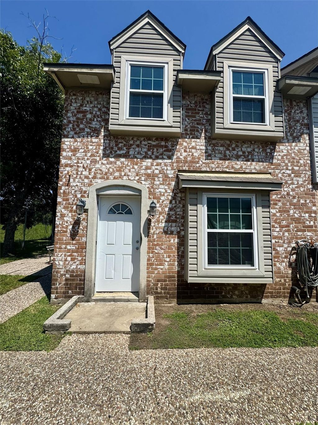 Photo of 1911 Sherwood Forest Street #17, Houston, TX 77043 (MLS # 59480234)