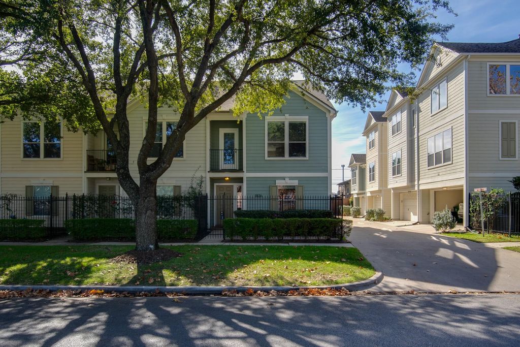Photo of 1826 Wheeler Street, Houston, TX 77004 (MLS # 27824739)