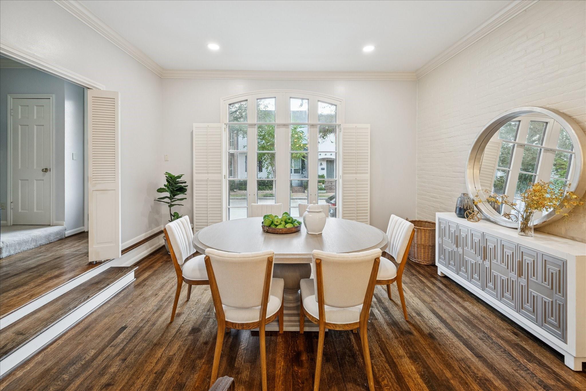 7530 Del Monte Drive