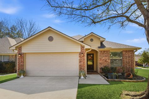 102 Golfview Court Montgomery TX 77356