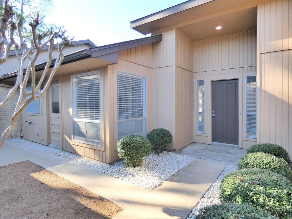 Photo of 604 Golfview Drive, Richmond, TX 77469 (MLS # 51605500)