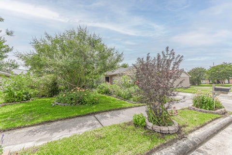 Homes For Sale - 3627 Cheaney Drive<br/> Houston, TX 77066