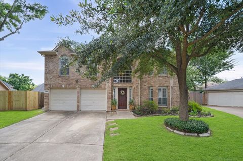 Homes For Sale - 11906 Helene Court<br/> Pinehurst, TX 77362