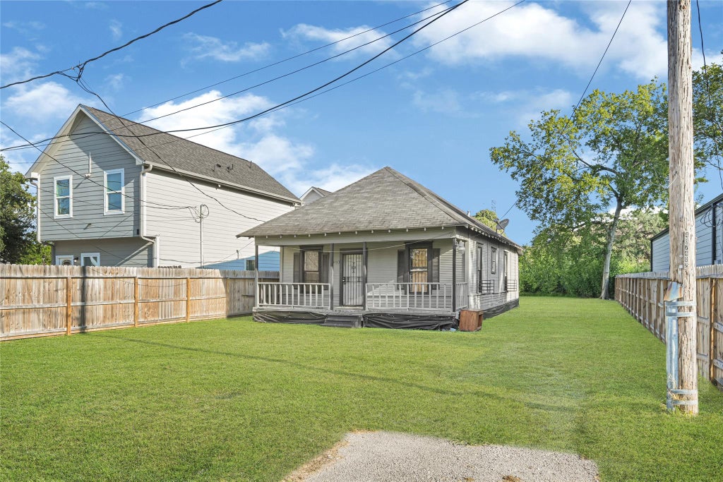 Photo of 4013 King Street, Houston, TX 77026 (MLS # 86379491)