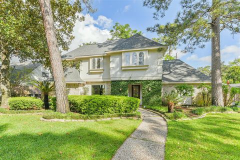 Photo of 5602 Green Springs Drive, Houston, TX 77066 (MLS # 37995877)