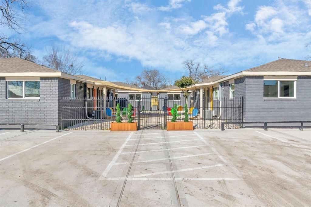 Photo of 3339 Simmons Street #4, Houston, TX 77004 (MLS # 34038734)