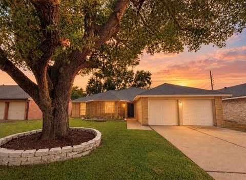 Photo of 6535 Bellfield Manor Lane, Houston, TX 77084 (MLS # 55599344)