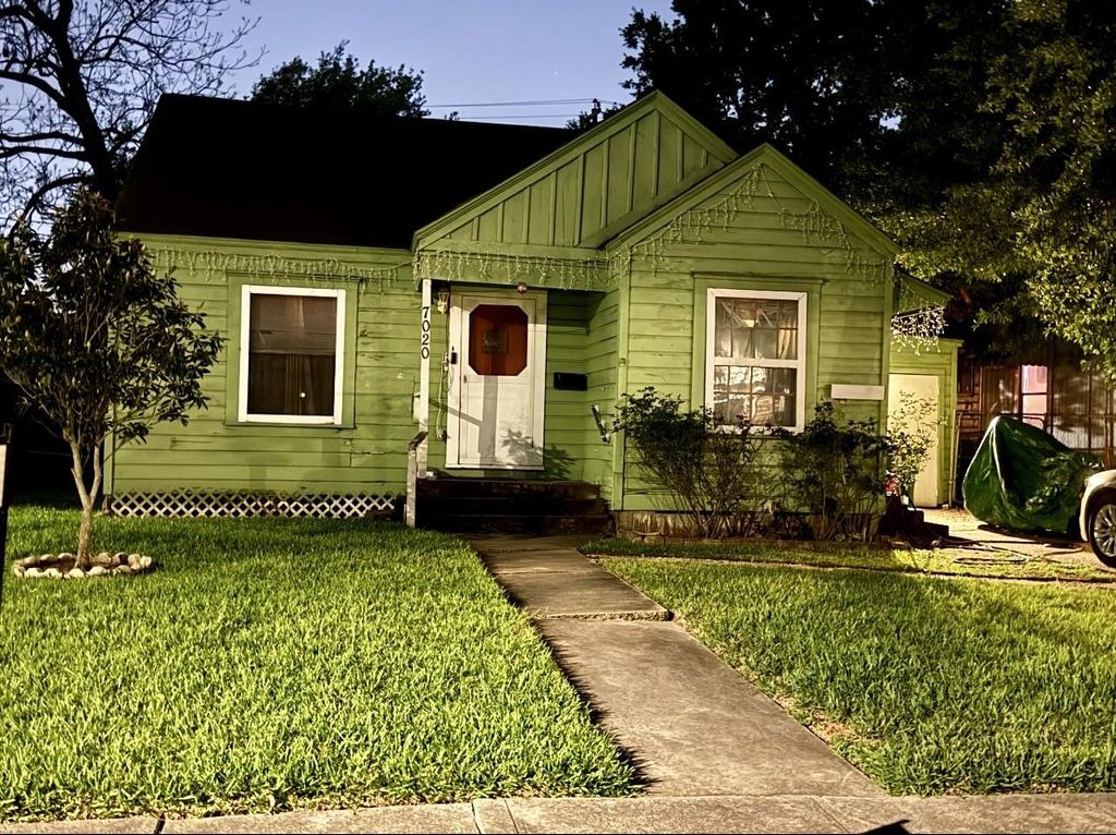 Photo of 7020 Narcissus Street, Houston, TX 77087 (MLS # 19113787)