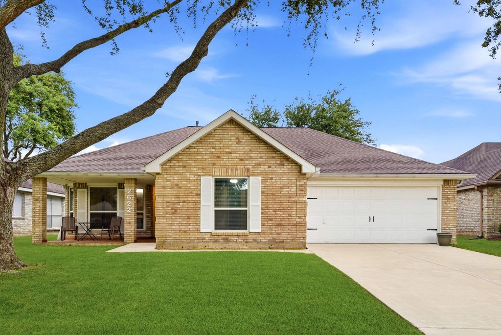 Photo of 2622 S Peach Hollow Circle, Pearland, TX 77584 (MLS # 12391510)
