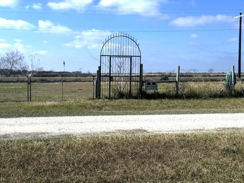 Photo of 303 Pinafore Court Ct, Palacios, TX 77465 (MLS # 17349531)