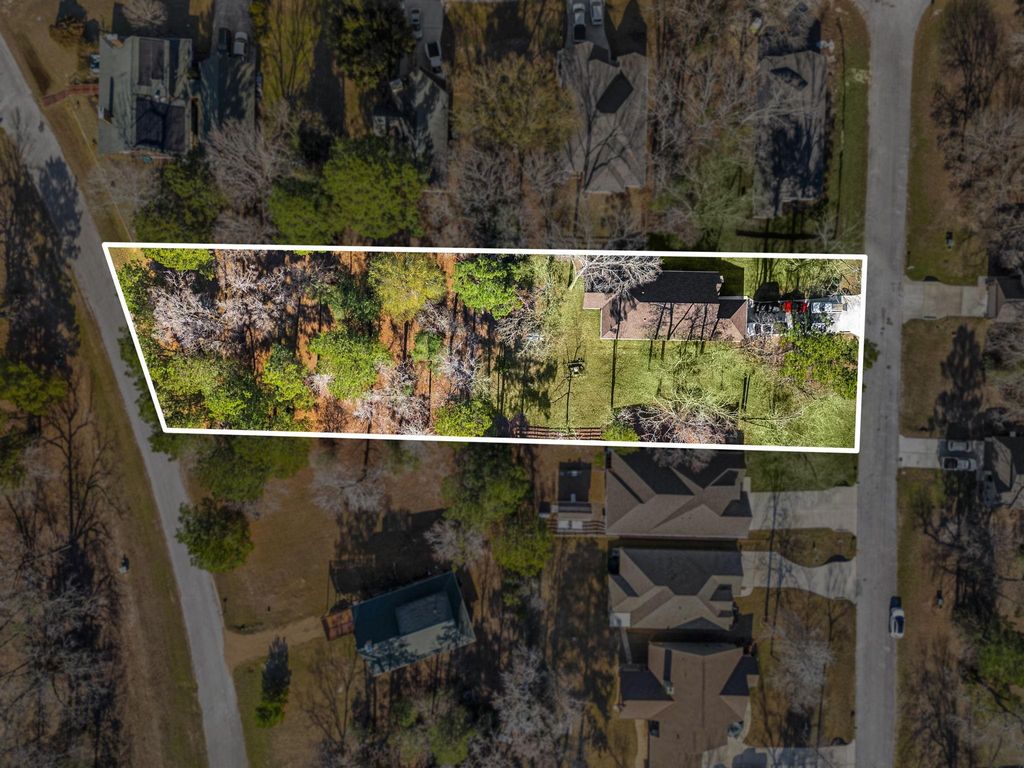 Photo of 89 Hillsborough Drive, Huntsville, TX 77340 (MLS # 57387178)