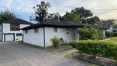 Photo of 222 Caplin Street, Houston, TX 77022 (MLS # 22182954)