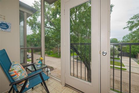 Photo of 2475 Underwood Street #381, Houston, TX 77030 (MLS # 61239771)