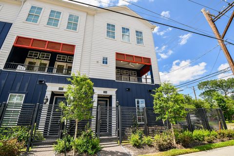 Photo of 703 Bringhurst Street, Houston, TX 77020 (MLS # 57923399)