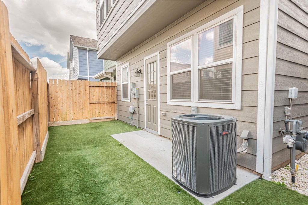 Photo of 5431 Camaguey Street, Houston, TX 77023 (MLS # 17081569)