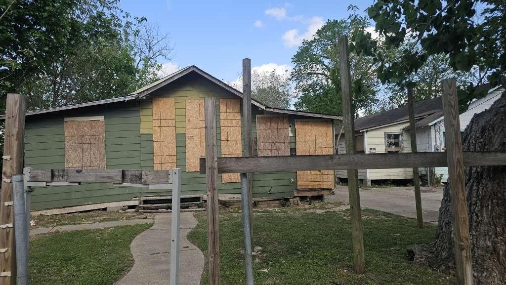 Photo 1 of 6 — 3920 Wayne Street, Houston, TX 77026