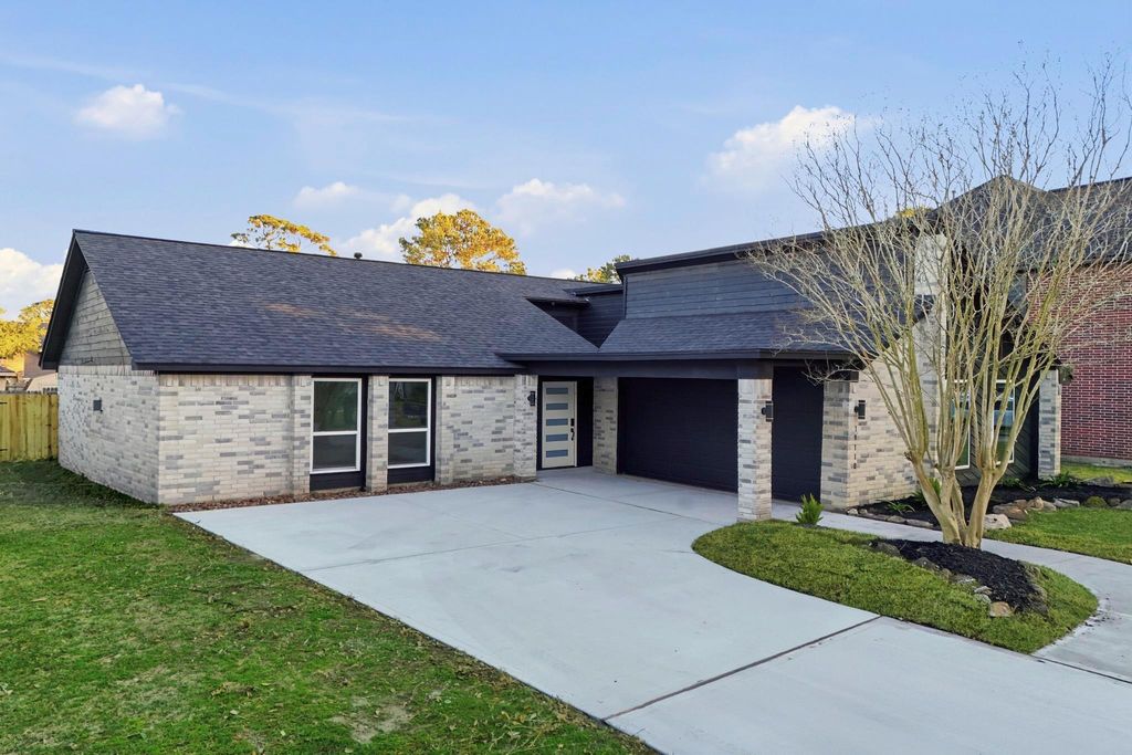 Photo of 19110 Baton Pass, Humble, TX 77346 (MLS # 56096725)