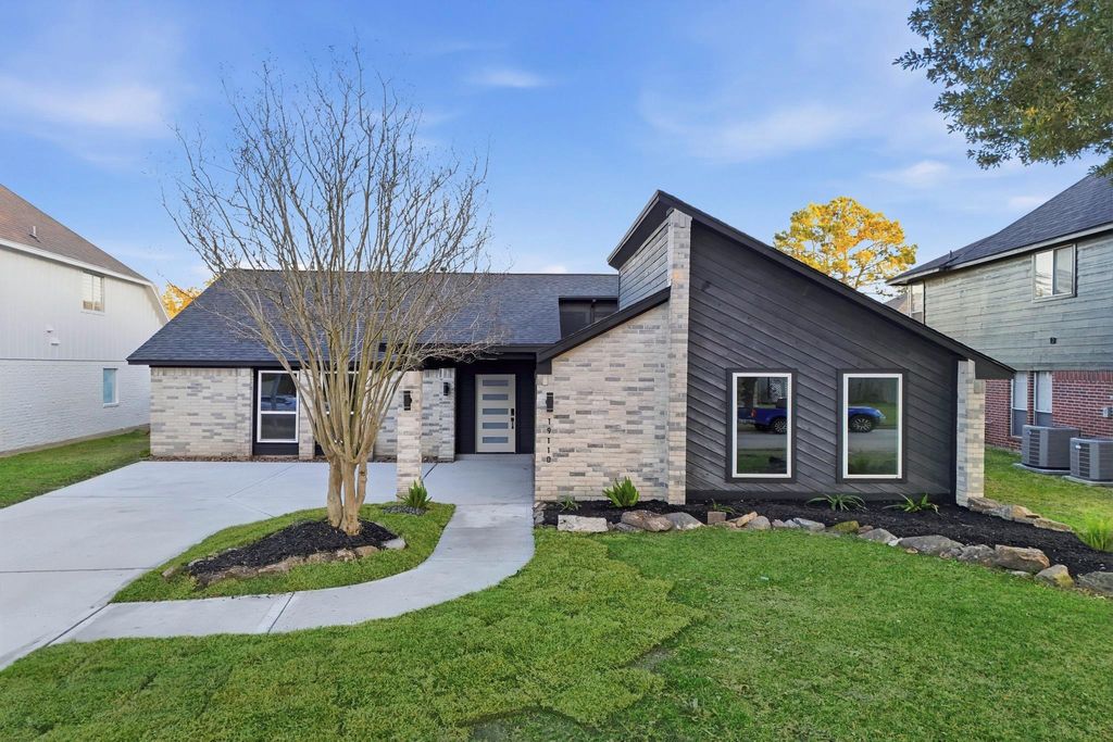 Photo of 19110 Baton Pass, Humble, TX 77346 (MLS # 56096725)