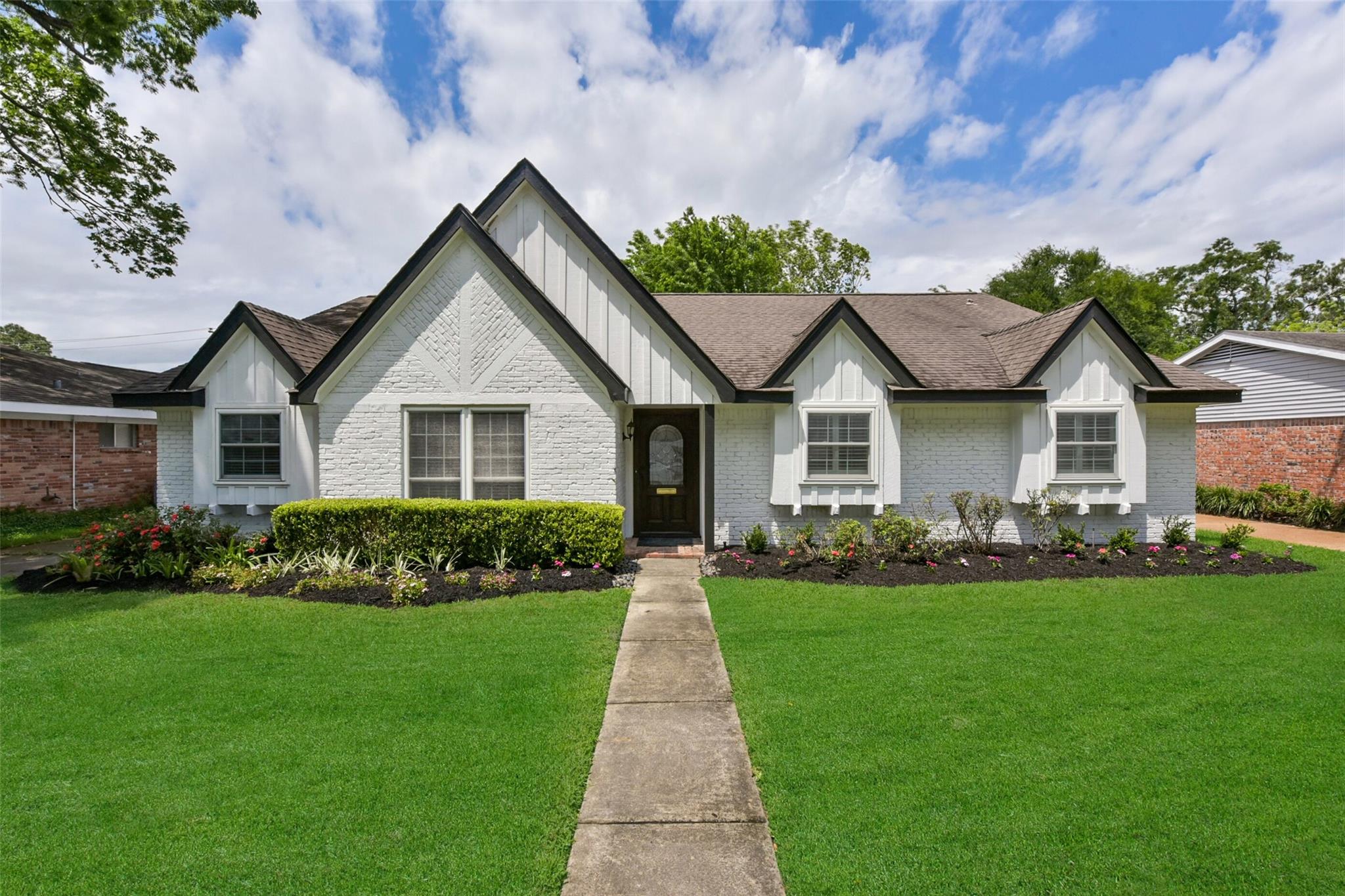 5946 Valkeith Drive