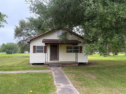 Homes For Sale - 638 W Leblanc Street<br/> Winnie, TX 77665