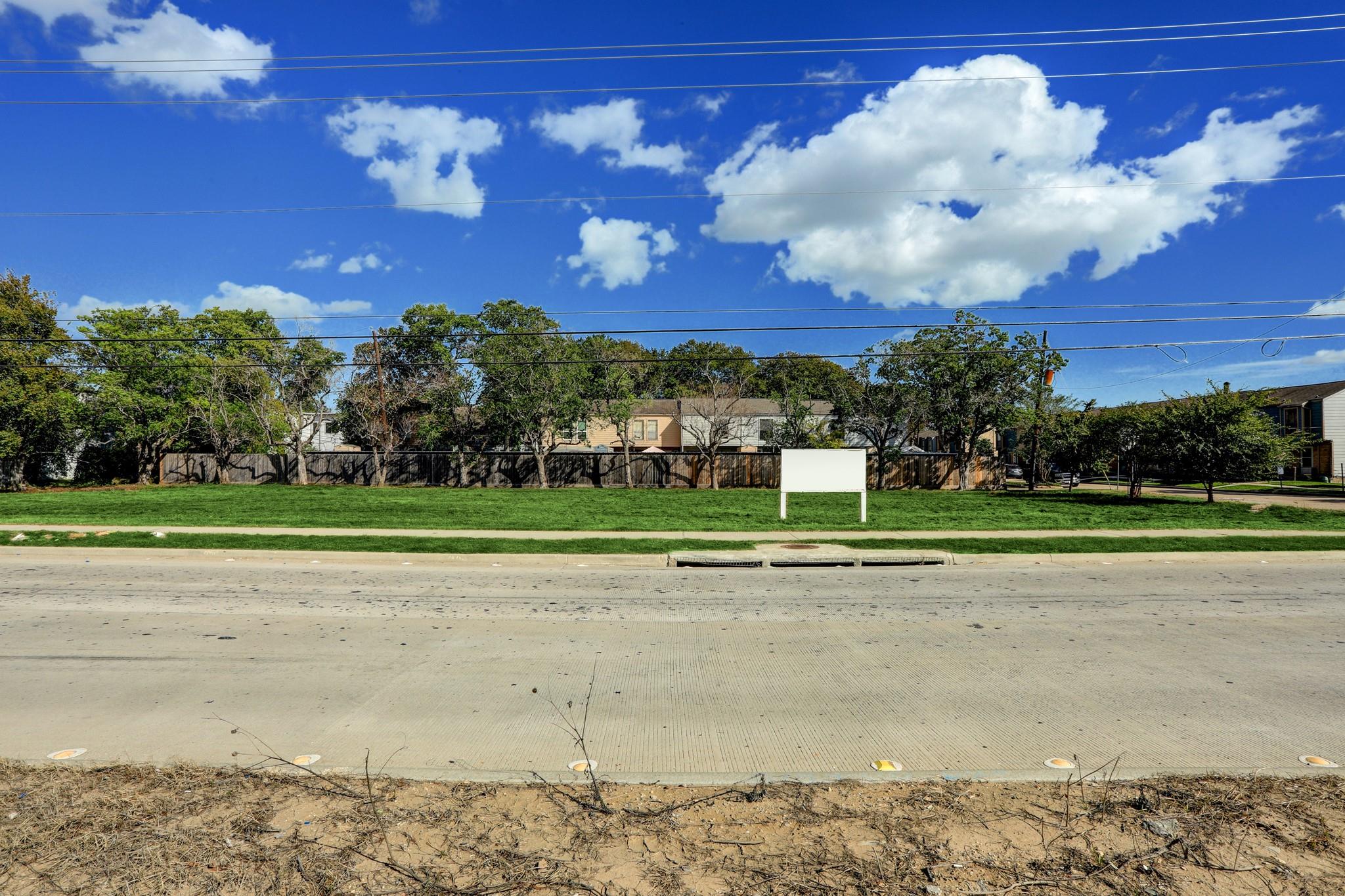 2400 Bayport Boulevard
