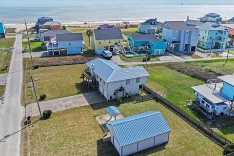 Tiny photo for 817 Westview, Crystal Beach, TX 77650 (MLS # 44432255)