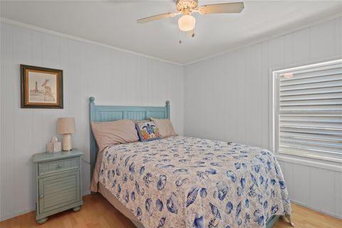 Tiny photo for 817 Westview, Crystal Beach, TX 77650 (MLS # 44432255)