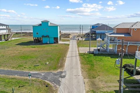Tiny photo for 817 Westview, Crystal Beach, TX 77650 (MLS # 44432255)