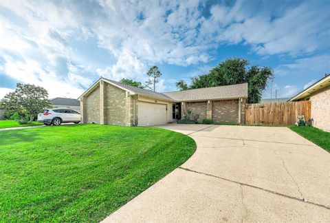 Photo of 16230 Rancho Blanco Drive, Houston, TX 77083 (MLS # 75645440)