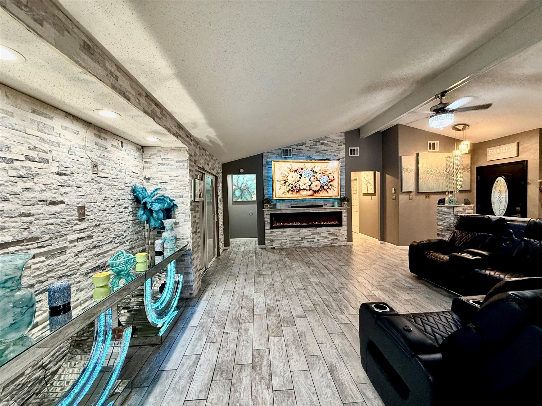 17314 Huntersglen Circle