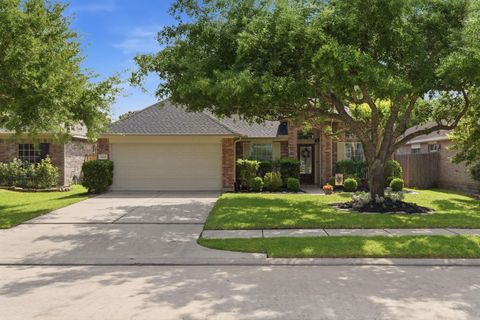 Photo of 11602 Columbia Pines Lane, Cypress, TX 77433 (MLS # 12733214)