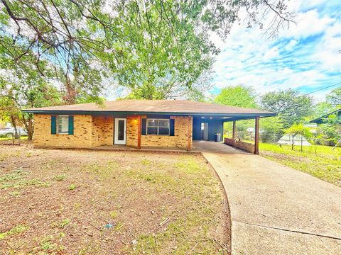 Photo of 109 Amanda Avenue, Crockett, TX 75835 (MLS # 51067770) Photo of 109 Amanda Avenue, Crockett, TX 75835 (MLS # 51067770)