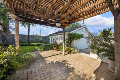 Tiny photo for 2048 Sul Ross Street, Houston, TX 77098 (MLS # 90174339)