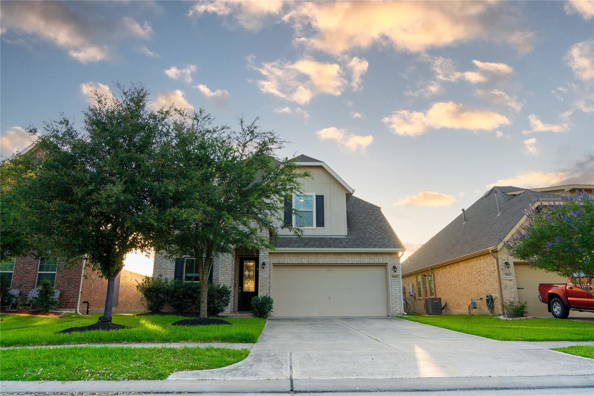 5915 Summer Holly Lane