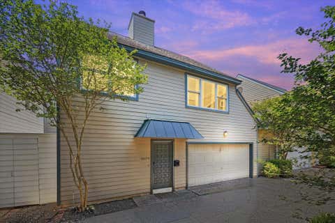Townhouse For Sale - 1907 Norfolk Street #B<br/> Houston, TX 77098