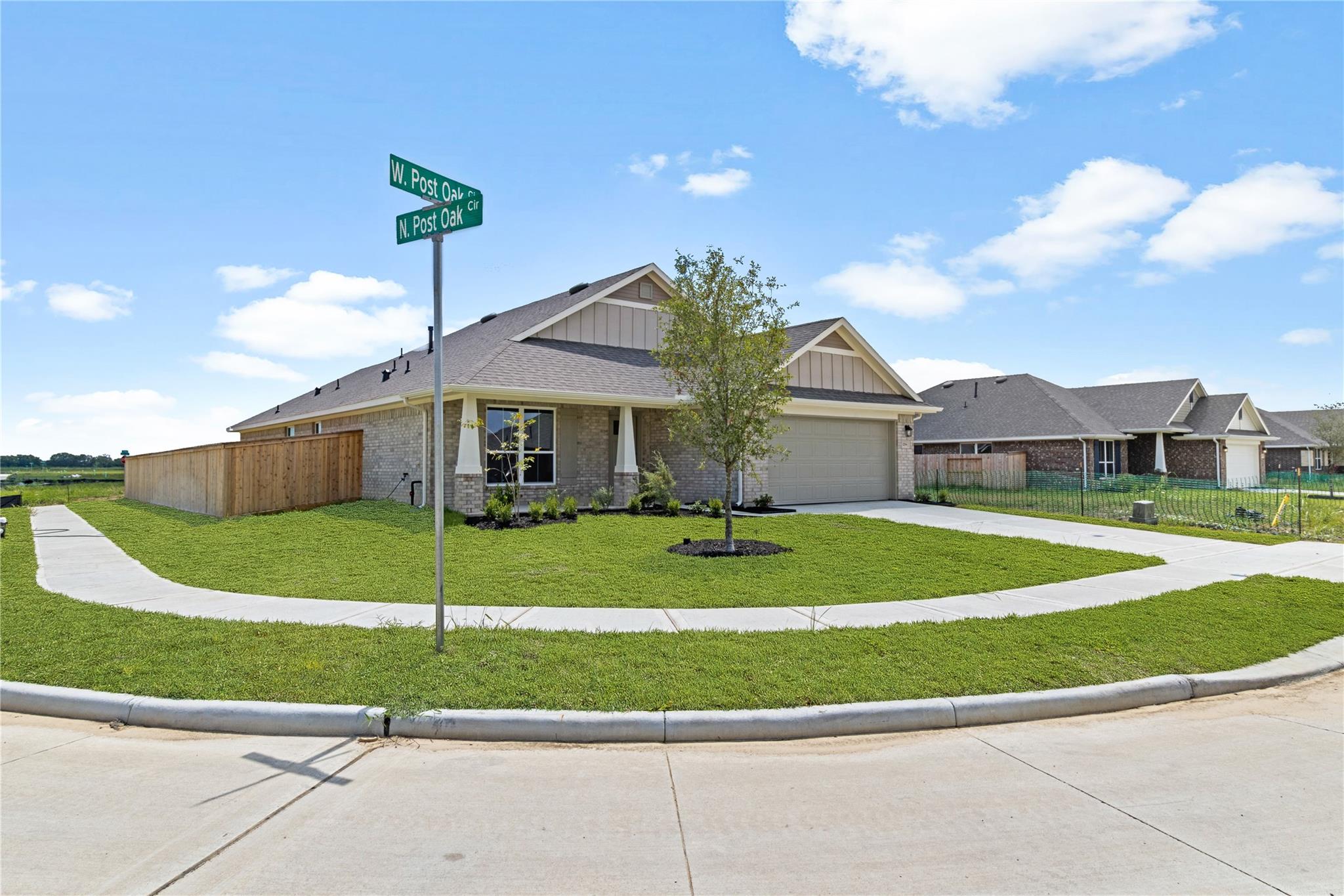 2254 W Post Oak Circle