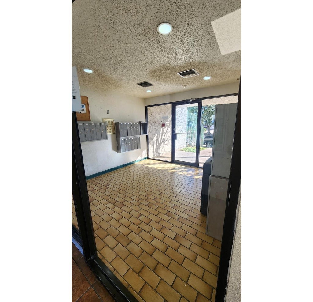 Photo of 2818 S Bartell Drive #7, Houston, TX 77054 (MLS # 14521905)