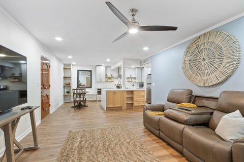 Photo of 6663 Bayou Glen Road, Houston, TX 77057 (MLS # 73632524)