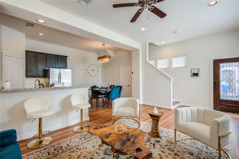 Photo of 738 Link Road, Houston, TX 77009 (MLS # 14000868)