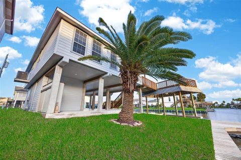 Photo of 16 N Curlew Street, La Marque, TX 77568 (MLS # 94104515)
