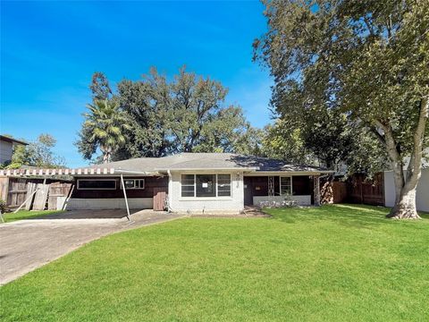 Photo of 3026 Fairhope Street, Houston, TX 77025 (MLS # 40545528)