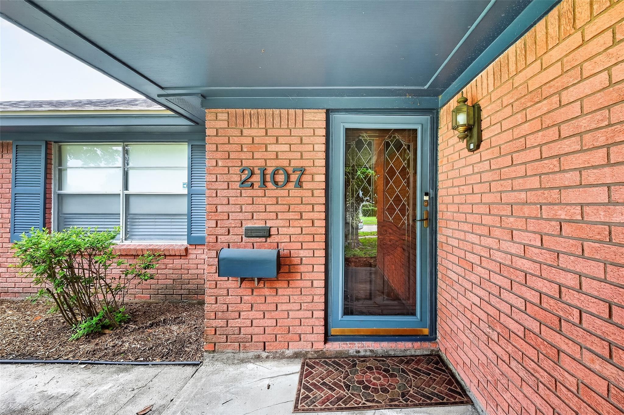2107 San Jacinto Drive